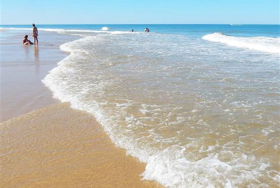 Plage de Nauzan, base nautique - Camping de Bernezac